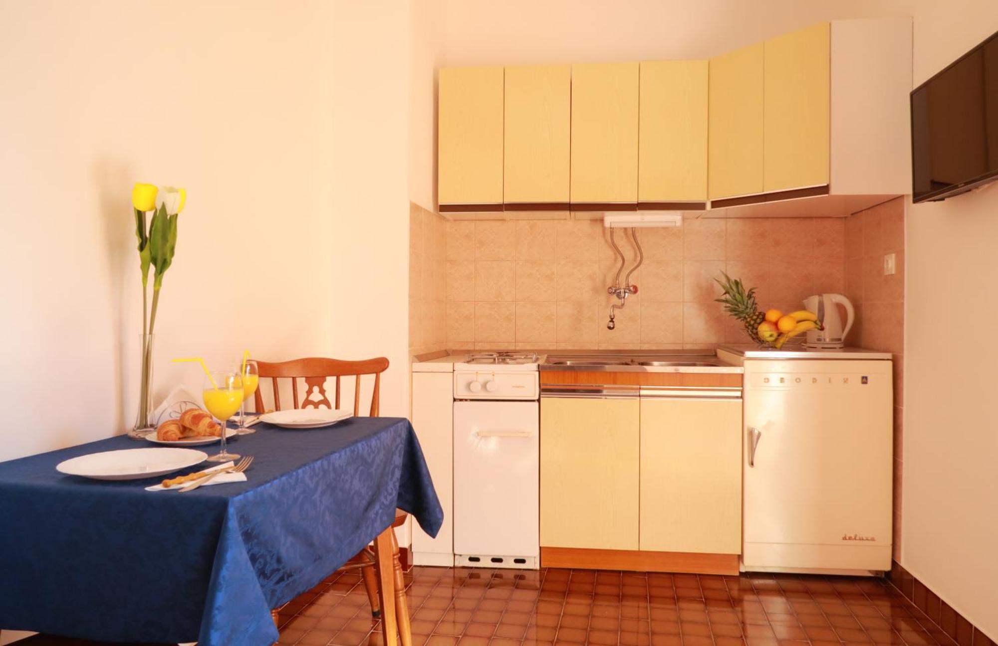 Apartments Ivanka Trogir Exterior photo