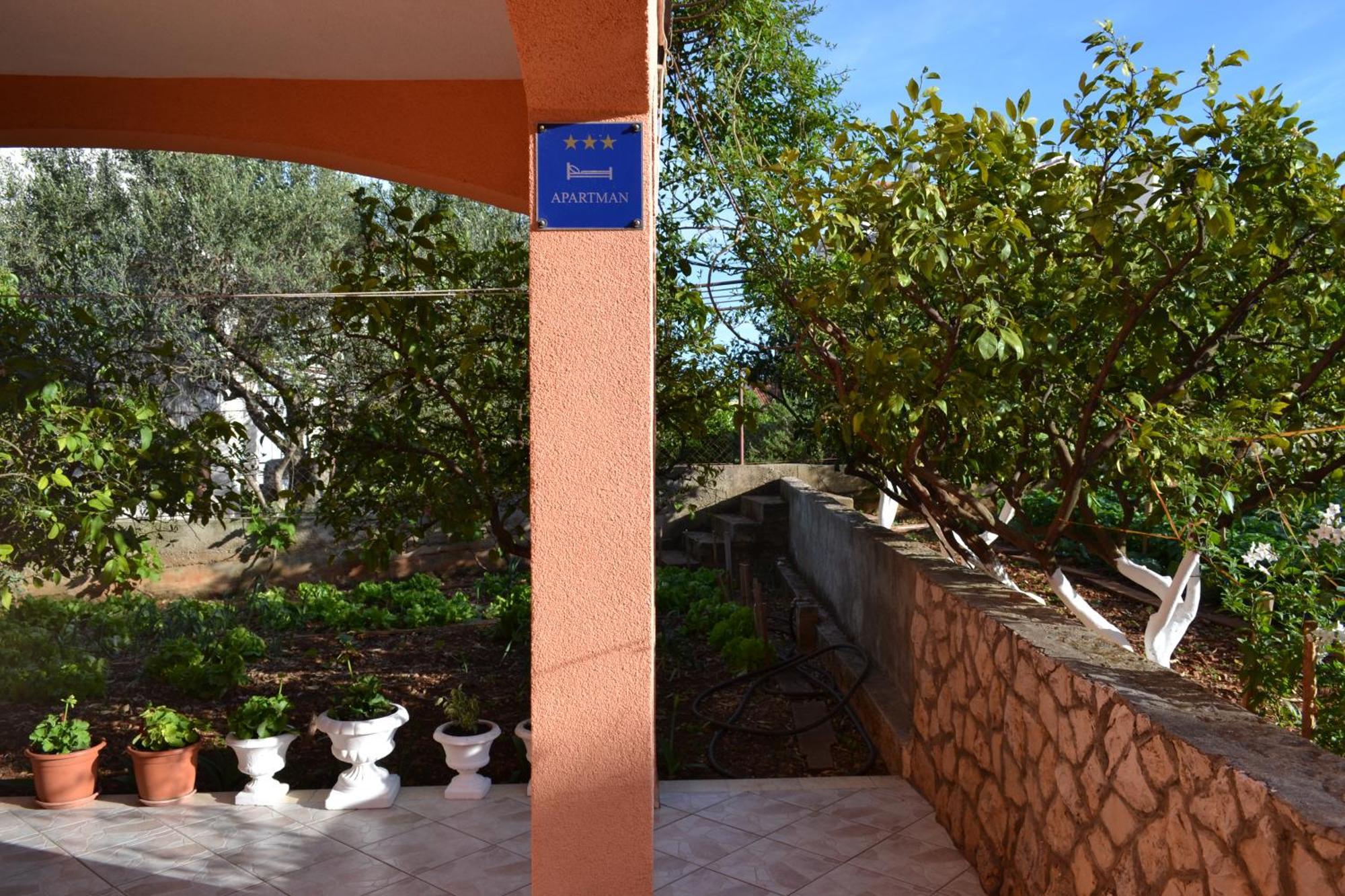 Apartments Ivanka Trogir Exterior photo